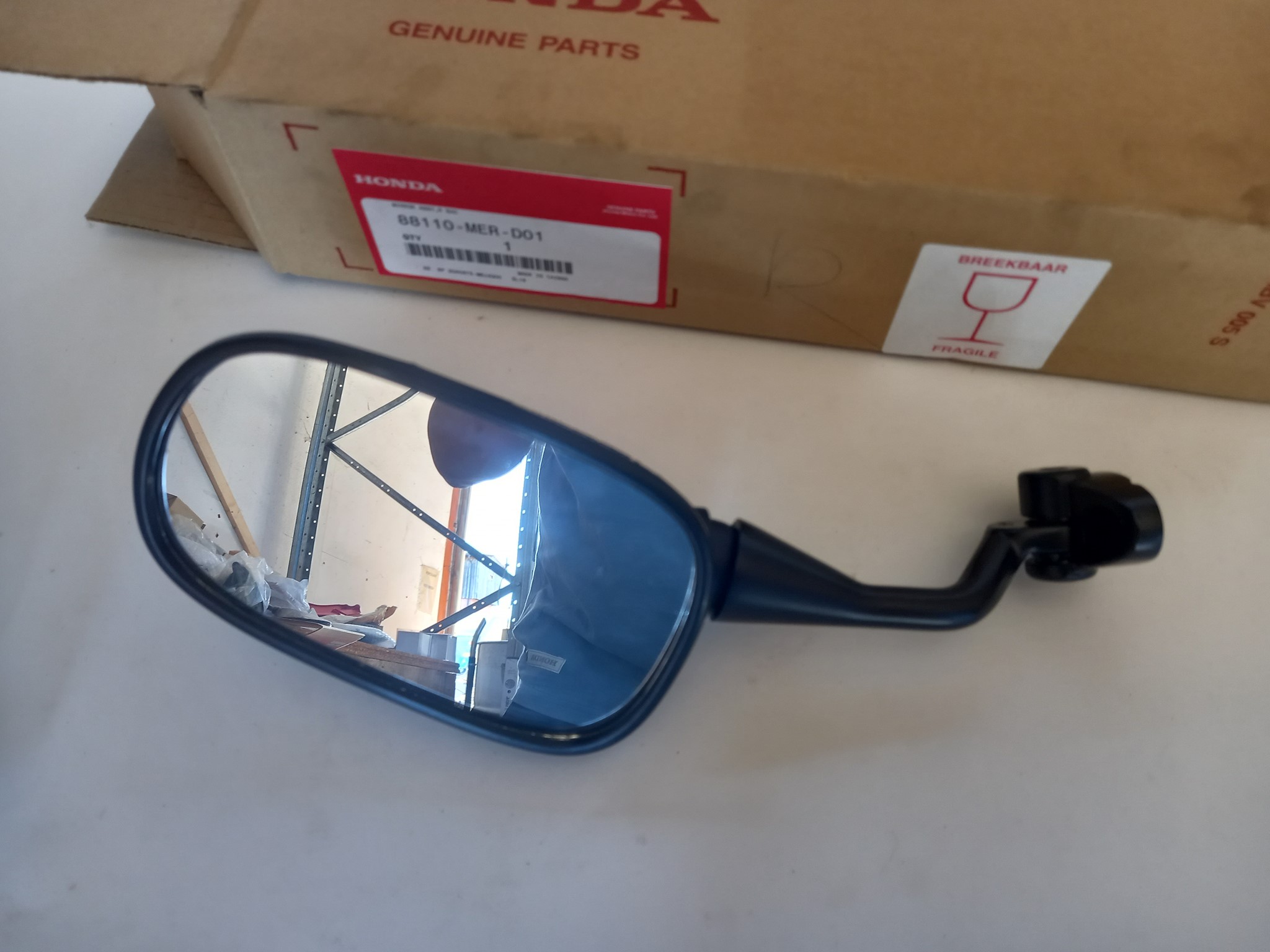 Picture of Honda  RUECKSPIEGEL  88110-MER-D01